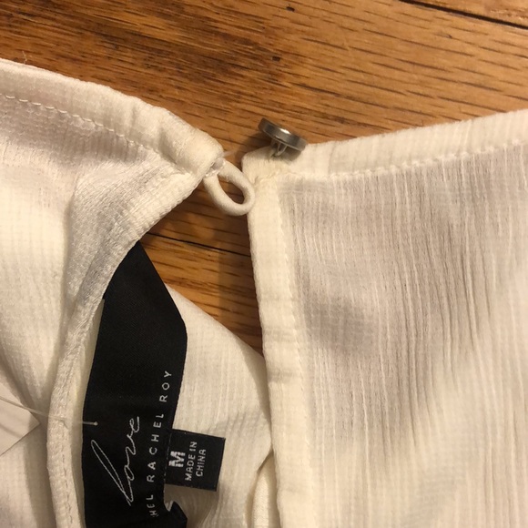 Short Sleeve Blouse with Twist Detail at Neck NWT - Picture 3 of 3